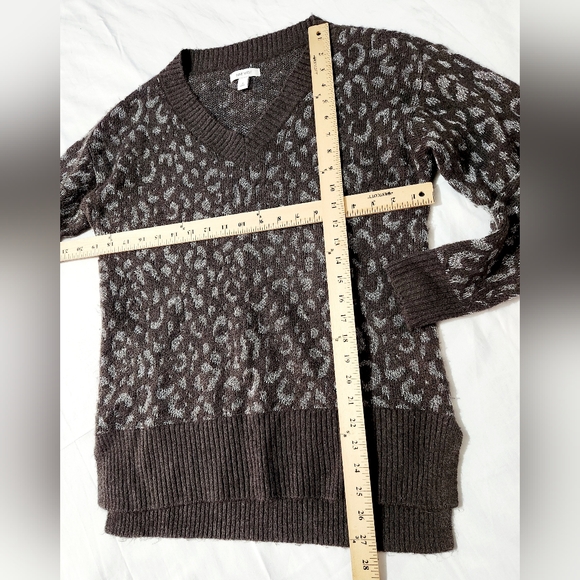 Nine West Animal Print V-Neck Sweater Womens Size S - Picture 3 of 7
